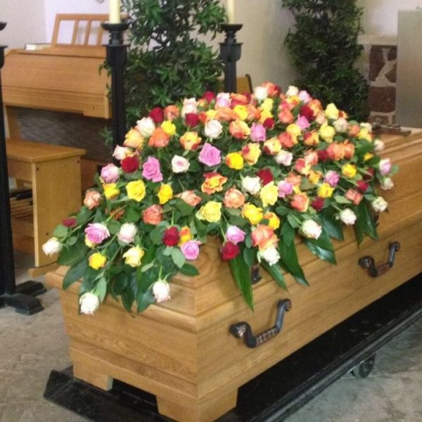 Trauerfloristik Sargschmuck